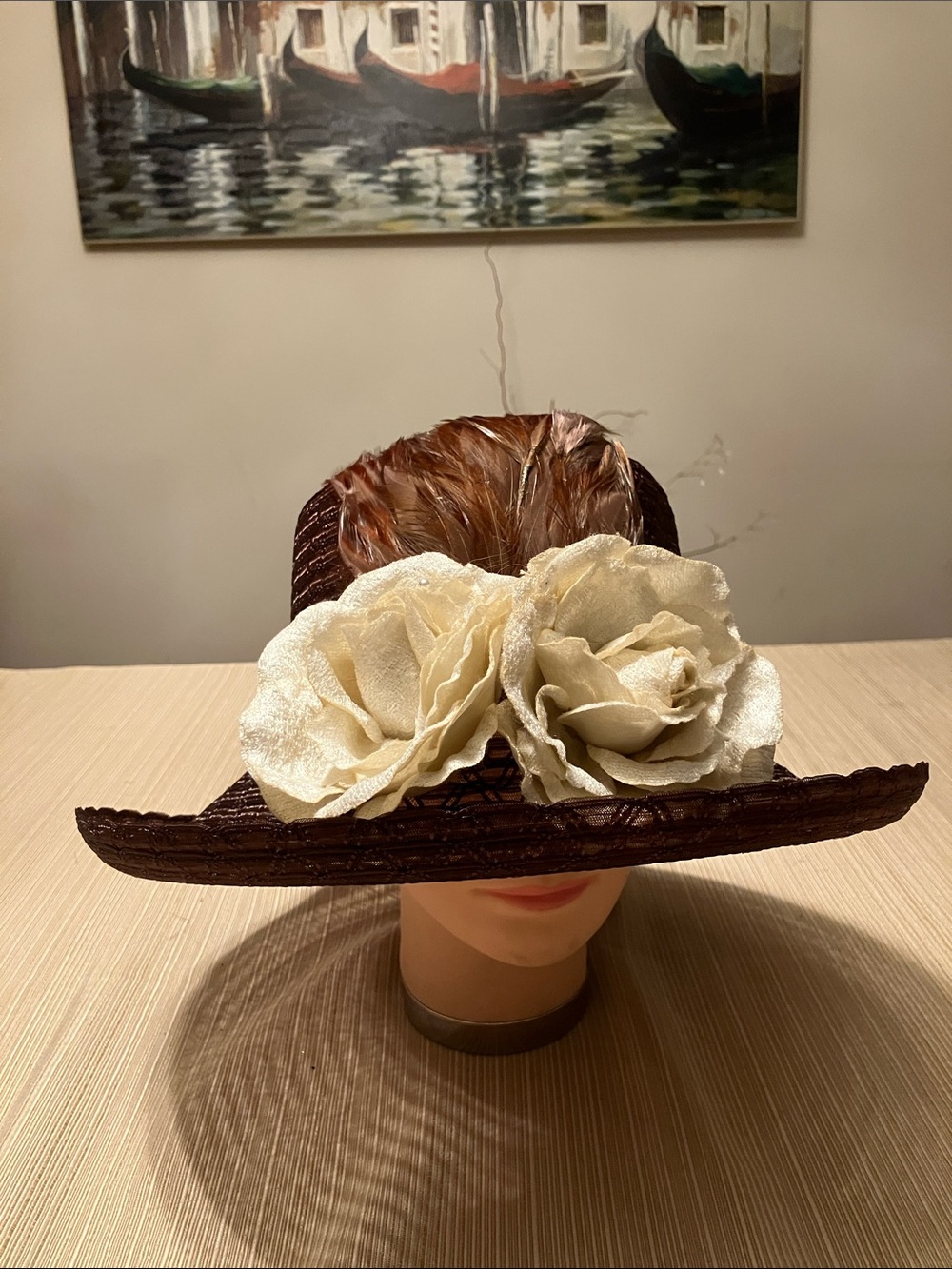 Elegant Brown Wide-Brim Floral Accent Hat - Cream Flowers